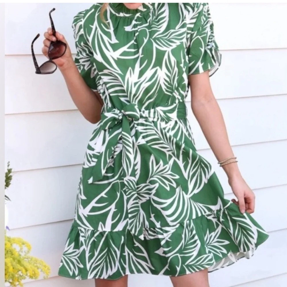 Women's THML Green Palm Leaf Ruffle Dress Size Small Excellent Condition - Picture 1 of 6